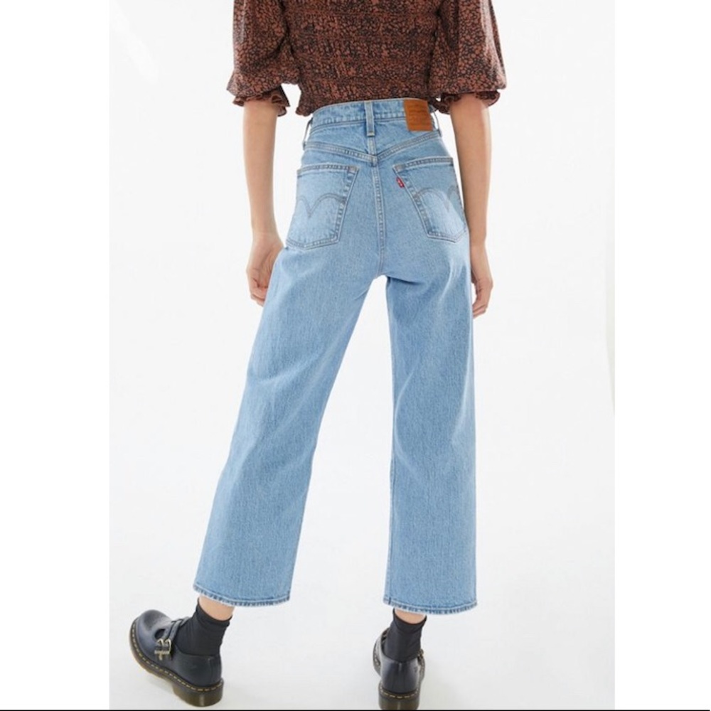 LEVIS RIBCAGE JEANS